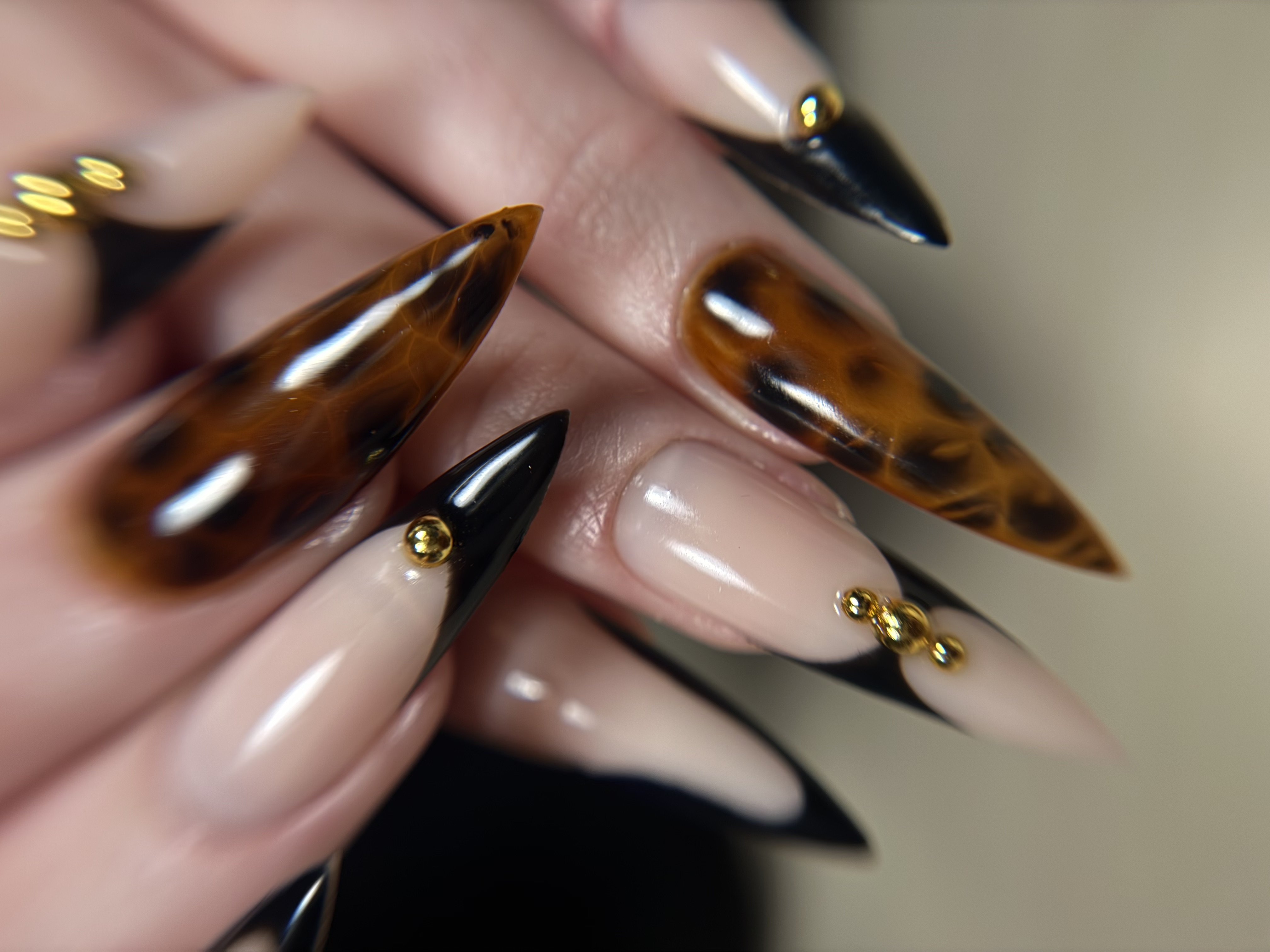 Entretenir ses ongles entre deux rendez-vous, manucure nude élégante